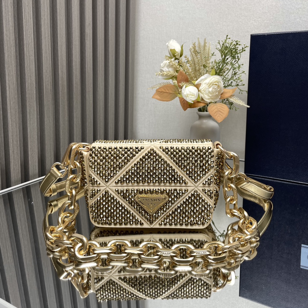 Pra*a satchel bags